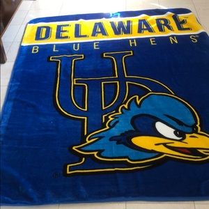 University of delaware Sherpa blanket
